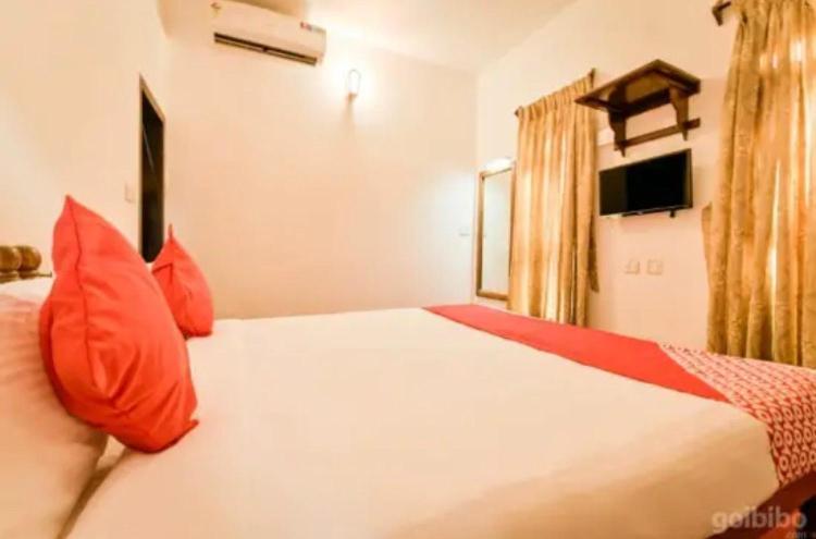 Hotel Lovely Inn ! Puri Luaran gambar