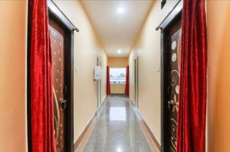 Hotel Lovely Inn ! Puri Luaran gambar