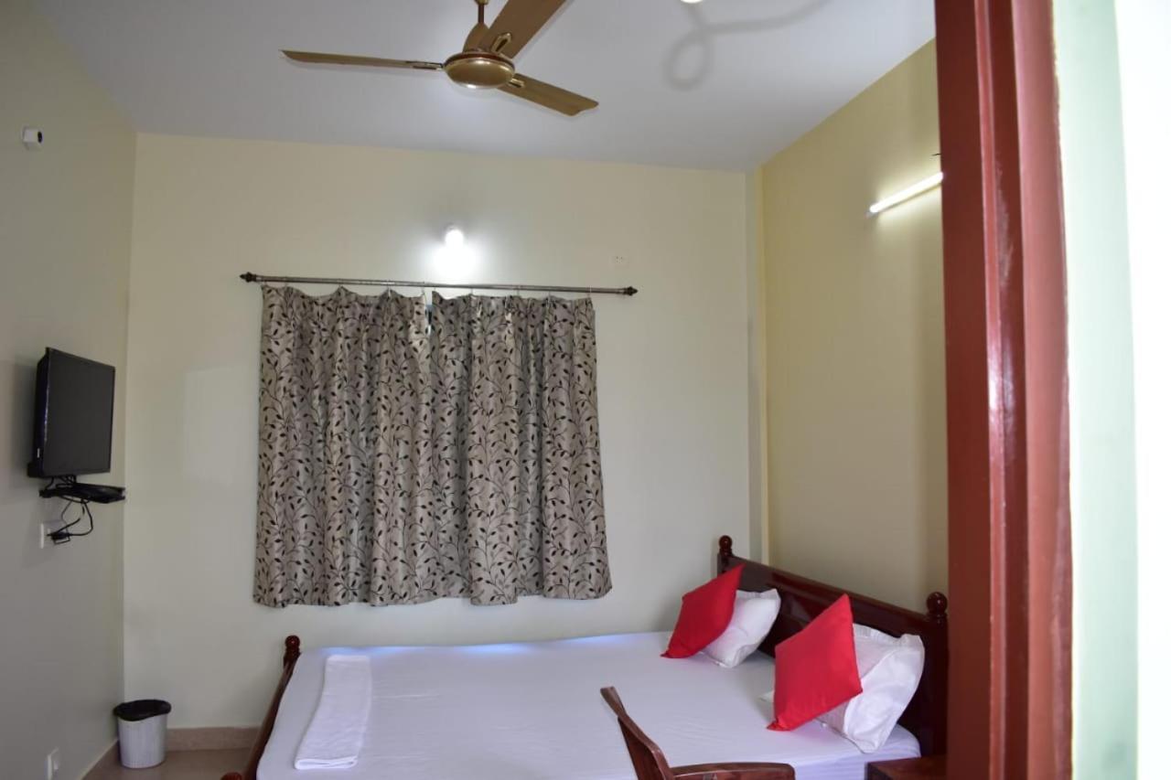 Hotel Lovely Inn ! Puri Luaran gambar