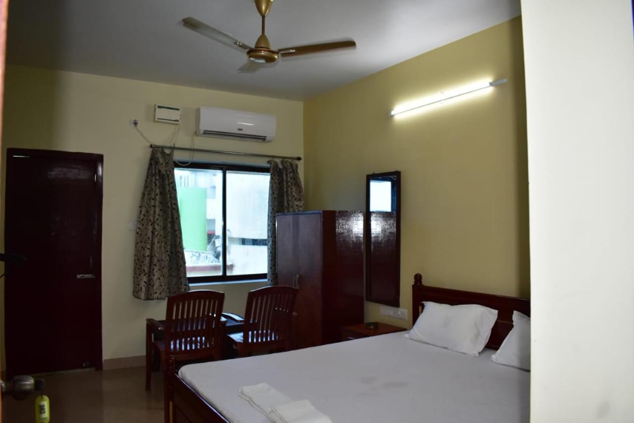 Hotel Lovely Inn ! Puri Luaran gambar